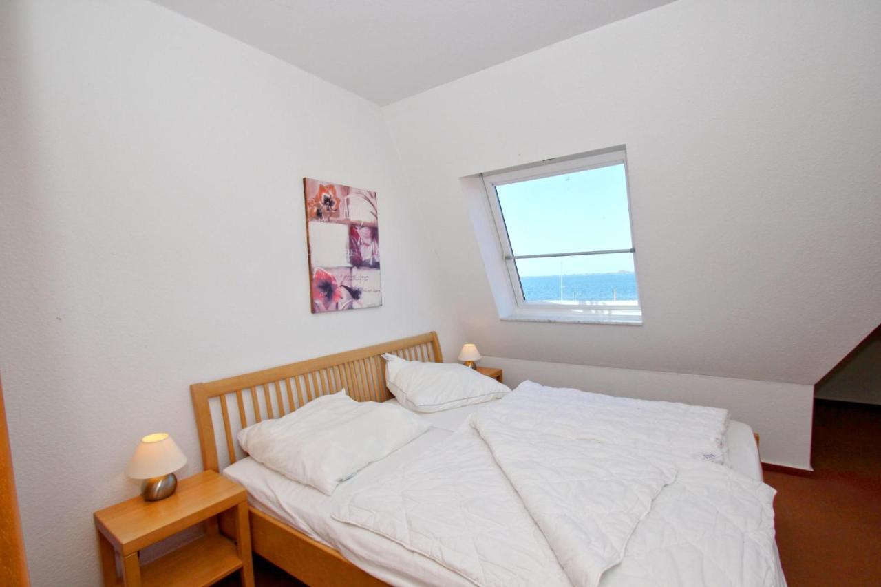 Hafennahe Ferienwohnung Mit Balkon Und Meerblick - Hafenhaeuser Wiek Wohnung 06 Wiek auf Rügen エクステリア 写真